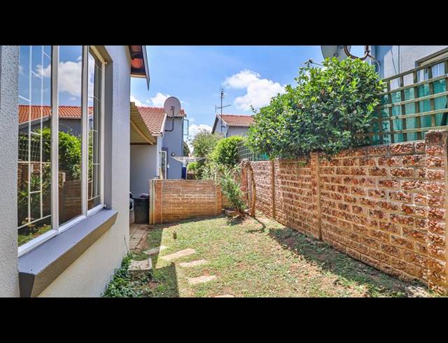 2 BEDROOM COMPLEX FOR SALE IN EDEN GLEN